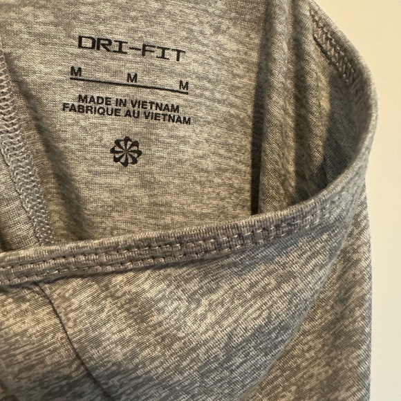 Nike Women's Heather Gray Running Workout Tank Top Medium - Picture 5 of 5